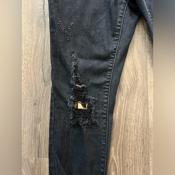 Judy Blue Skinny Fit Distressed Black with Leopard Patch Jeans Size 11/30 - Picture 11 of 14